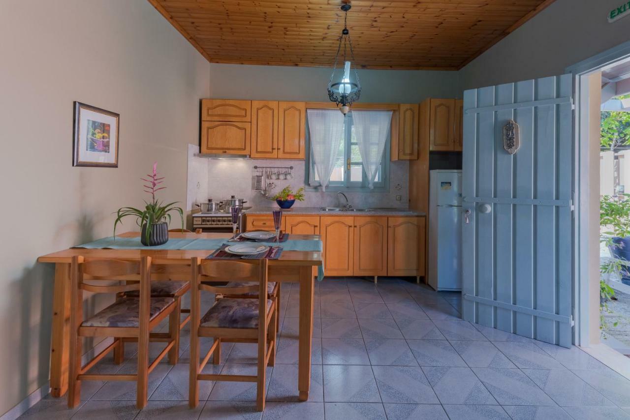 Mihaila Bungalows Spartia  Luaran gambar